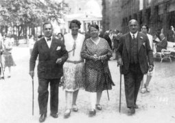 Leo und Hilde Schott und deren Eltern Henriette und Salomon Jacoby  (von links) in Marienbad, 1928