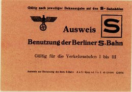 Fotografie: Von Ludwig Lichtwitz gefälschter und gedruckter Ausweis zur Benutzung der Berliner S-Bahn, Berlin, um März 1945