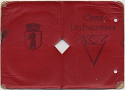 Fotografie: Ausweis als „Opfer des Faschismus“ von Charlotte Herzfeld, Berlin, 26. August 1946