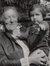 Fotografie: Luise Nickel mit ihrer Enkelin Eva Nickel, um 1951
