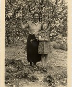 Fotografie: Charlotte Großmann und ihre Tochter Sonja, Erkner 1939