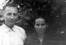 Adolf Buka with his wife in Suhaia Rîbnița, 1946.