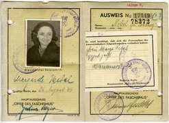 Fotografie: Margarete Nebels Ausweis als „Opfer des Faschismus“, Berlin, 26. August 1946