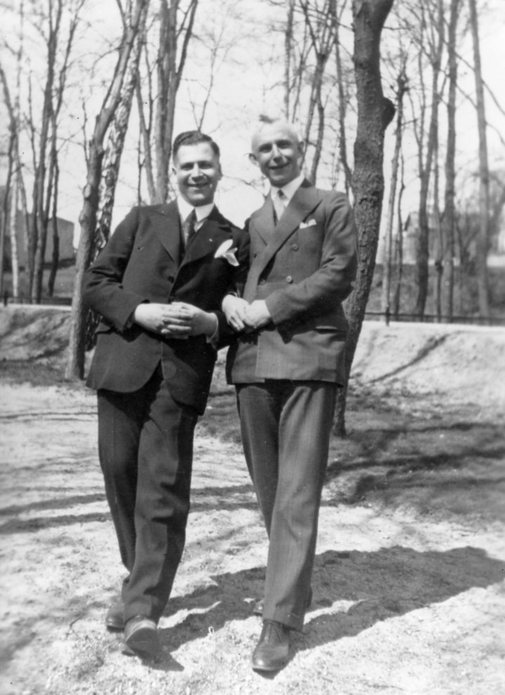 Photo: Günther Samuel (left) and Hans Winkler in Trebbin’s city park, April 26, 1931.
