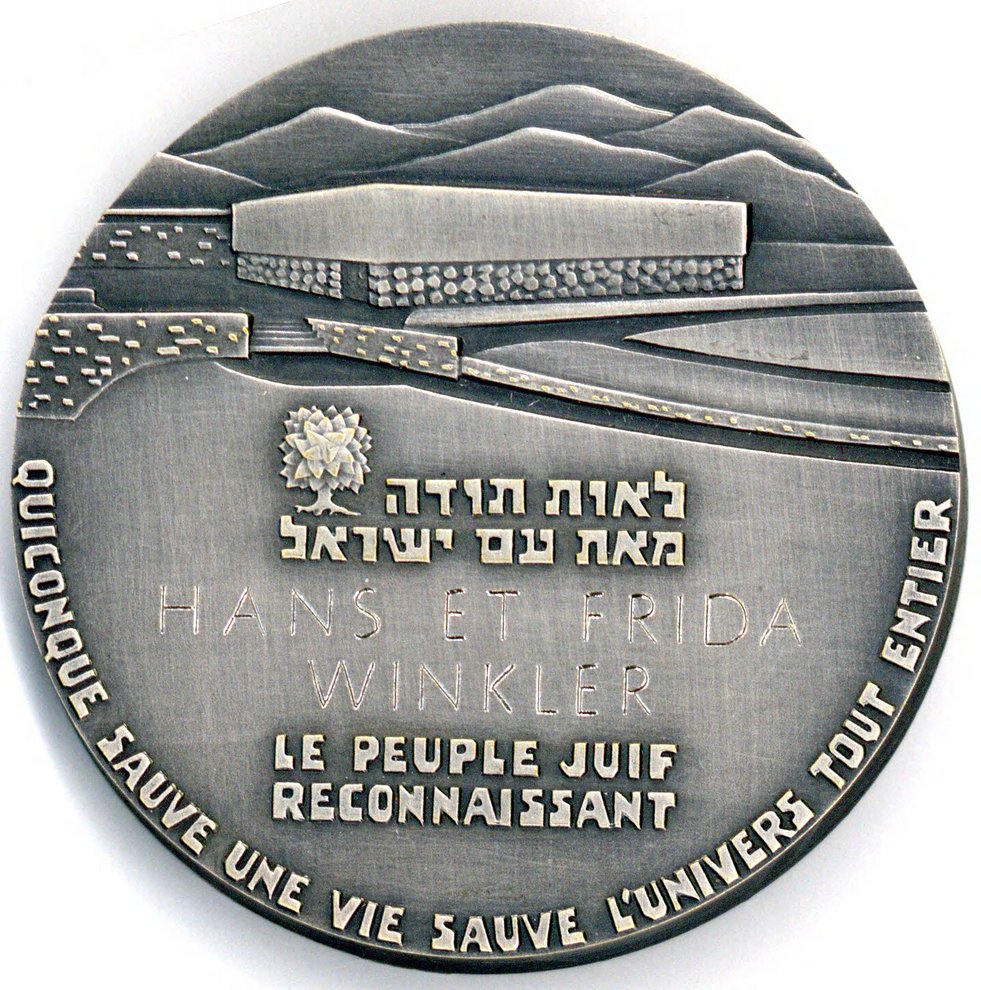 Fotografie: Medaille für Hans und Frida Winkler als Gerechte unter den Völkern von Yad Vashem, Israel 2008