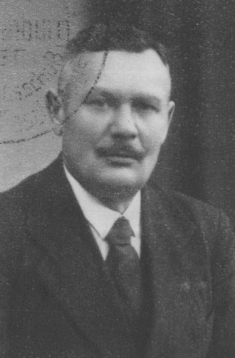Fotografie: Passfoto von Paul Rosin, angeheftet an seinen Antrag als „Opfer des Faschismus“, Luckenwalde, um 1940