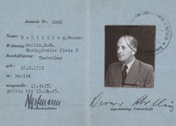 Photo: Factory ID card for the Berlin-Schöneberg Chemical-Metallurgical Laboratory for Werner Scharff alias Werner Schilling, presumably forged by Gertrud Scharff, Berlin, April 15, 1943.