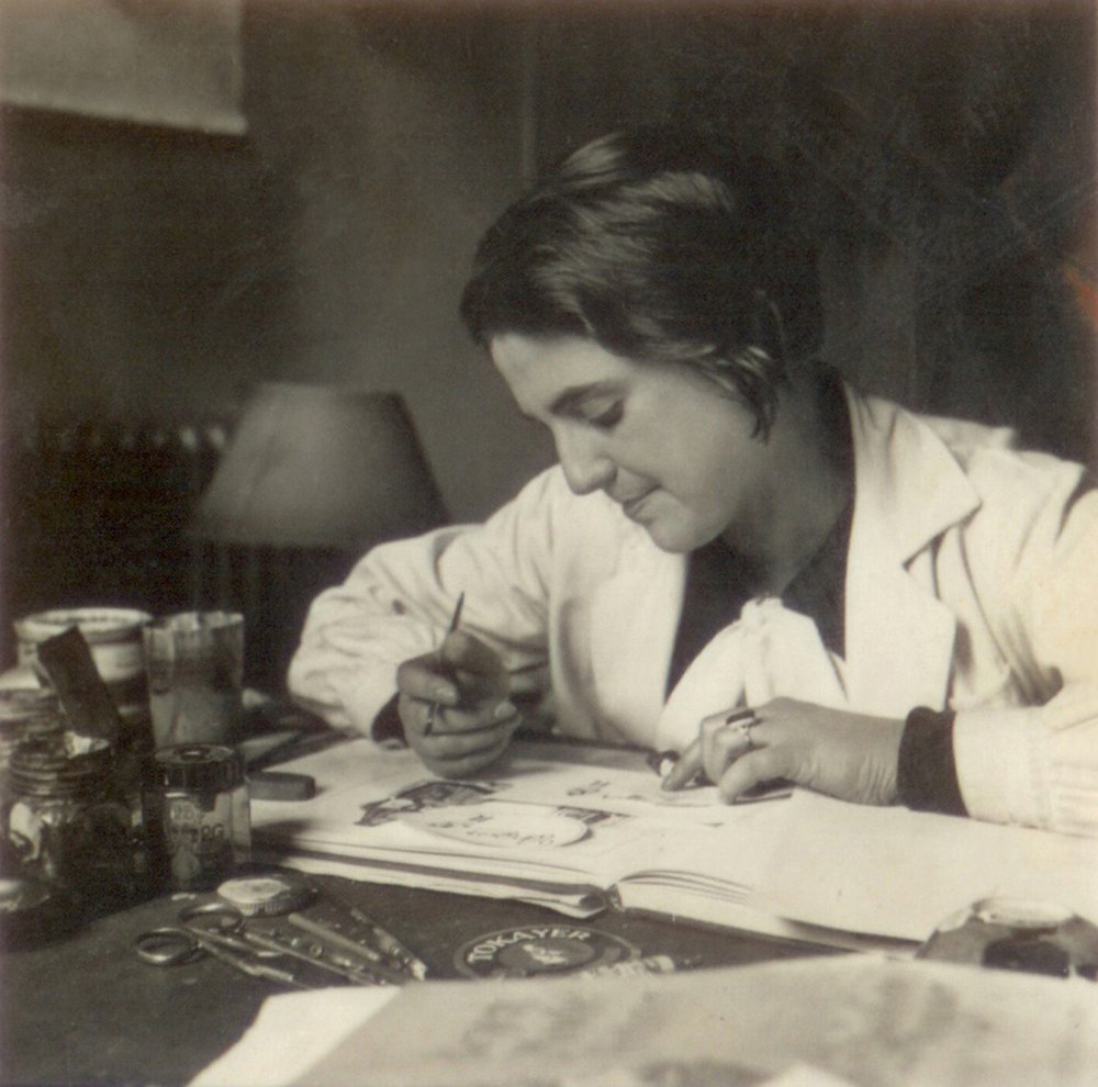 Fotografie: Alice Cohn im Reklameatelier, Breslau 1936