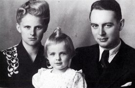 Else und Berthold Beitz mit Tochter Barbara, Borysław 1942