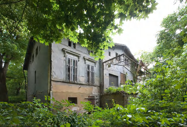Fotografie: In diesem ehemaligen Gutshof in Summt befand sich ein Sommerrestaurant, in dem der „untergetauchte“ Heinz Rosenbaum als Kellner arbeitete, 2009